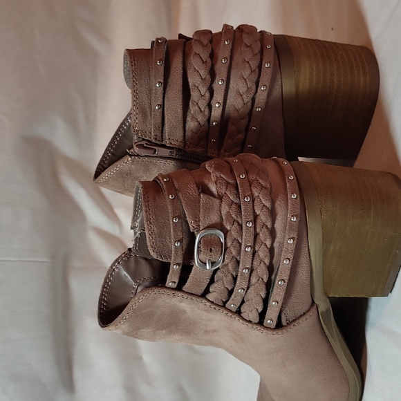 Carlo Santana Blush boots 8 1/2 - Picture 2 of 2